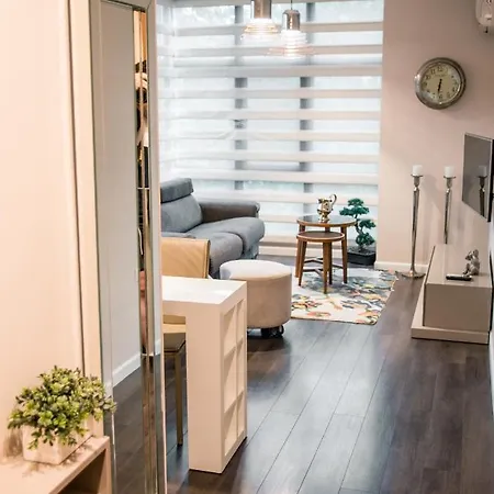 Apartman 7 Hiszarja